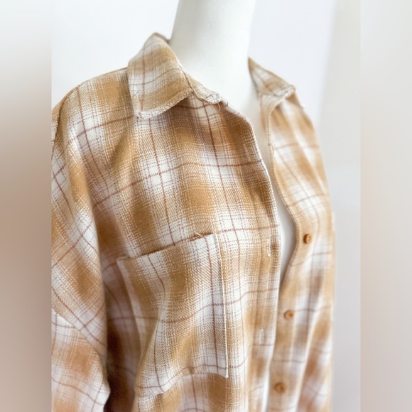 Boohoo Oversized Flannel - Picture 5 of 6